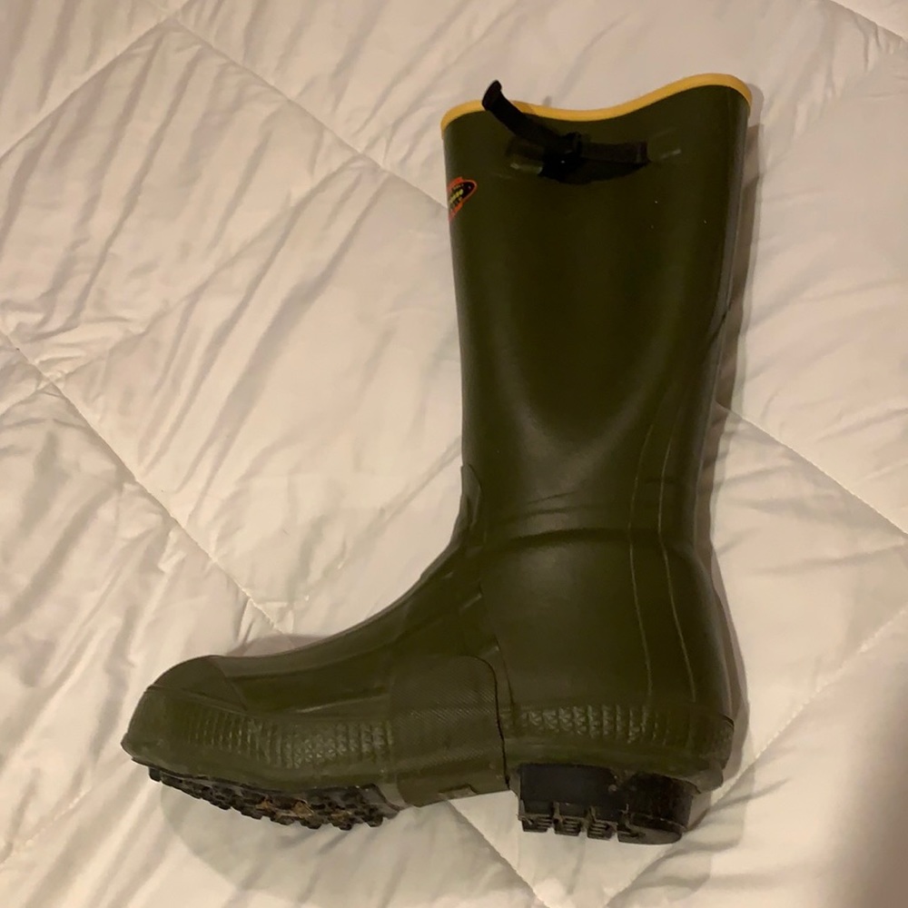 Men’s LaCrosse Burly rubber boots.